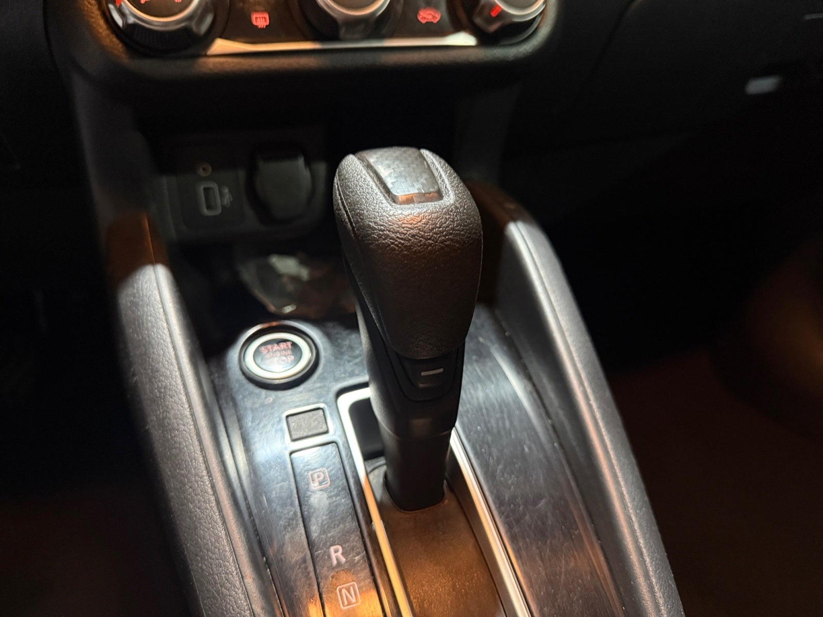 2022 Nissan VERSA ADVANCE CVT 22