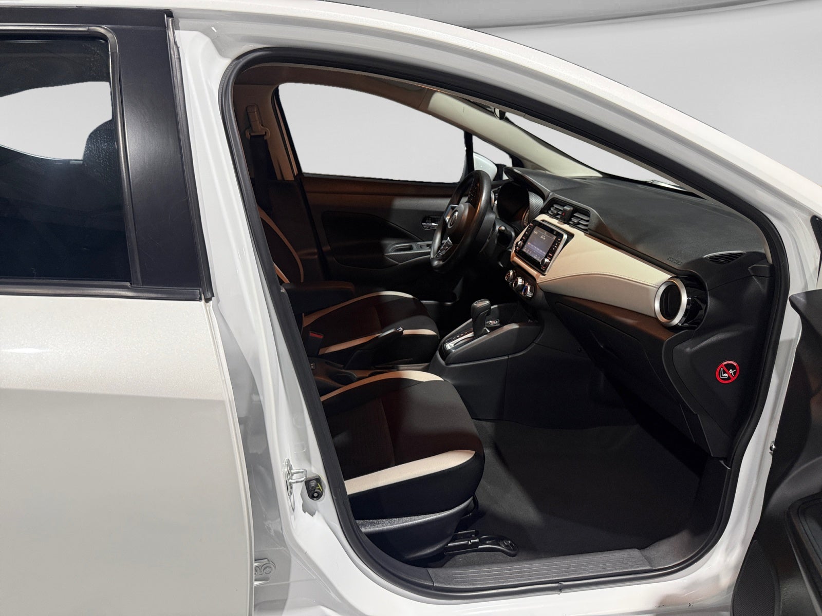 2022 Nissan VERSA ADVANCE CVT 22