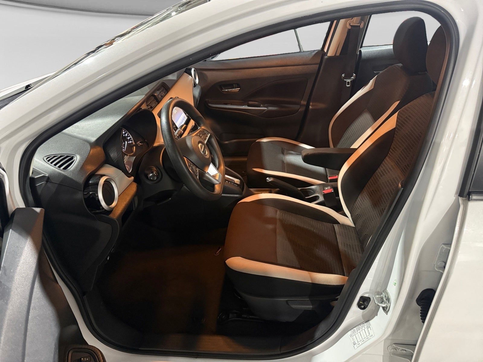 2022 Nissan VERSA ADVANCE CVT 22