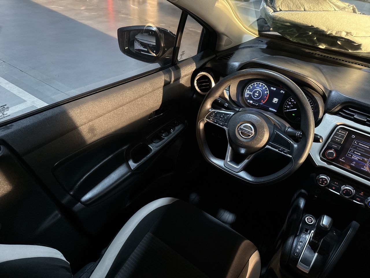 2020 Nissan VERSA ADVANCE CVT