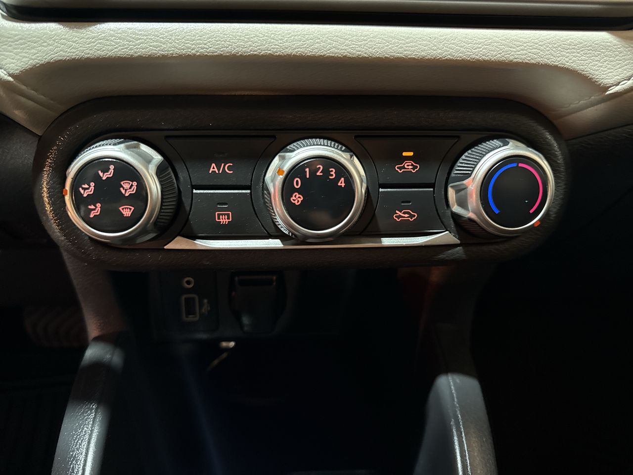 2020 Nissan VERSA ADVANCE CVT