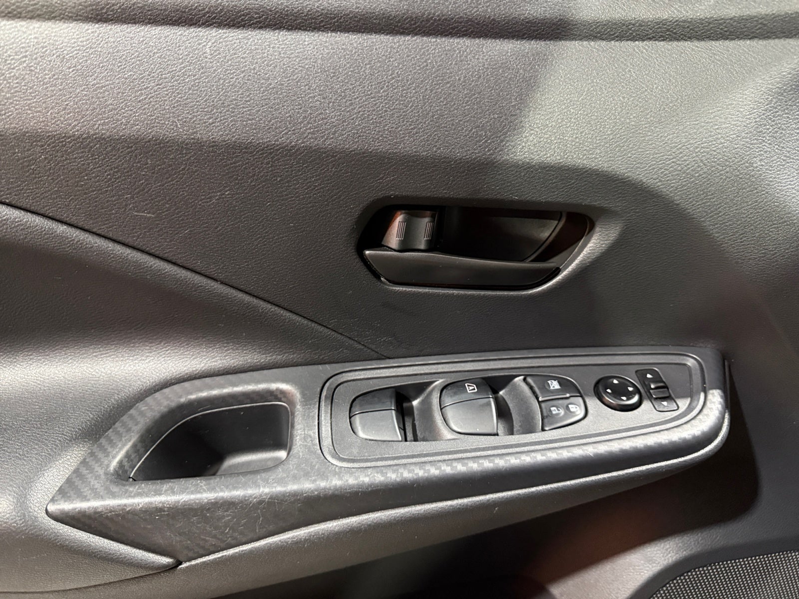 2023 Nissan VERSA SENSE MT 23