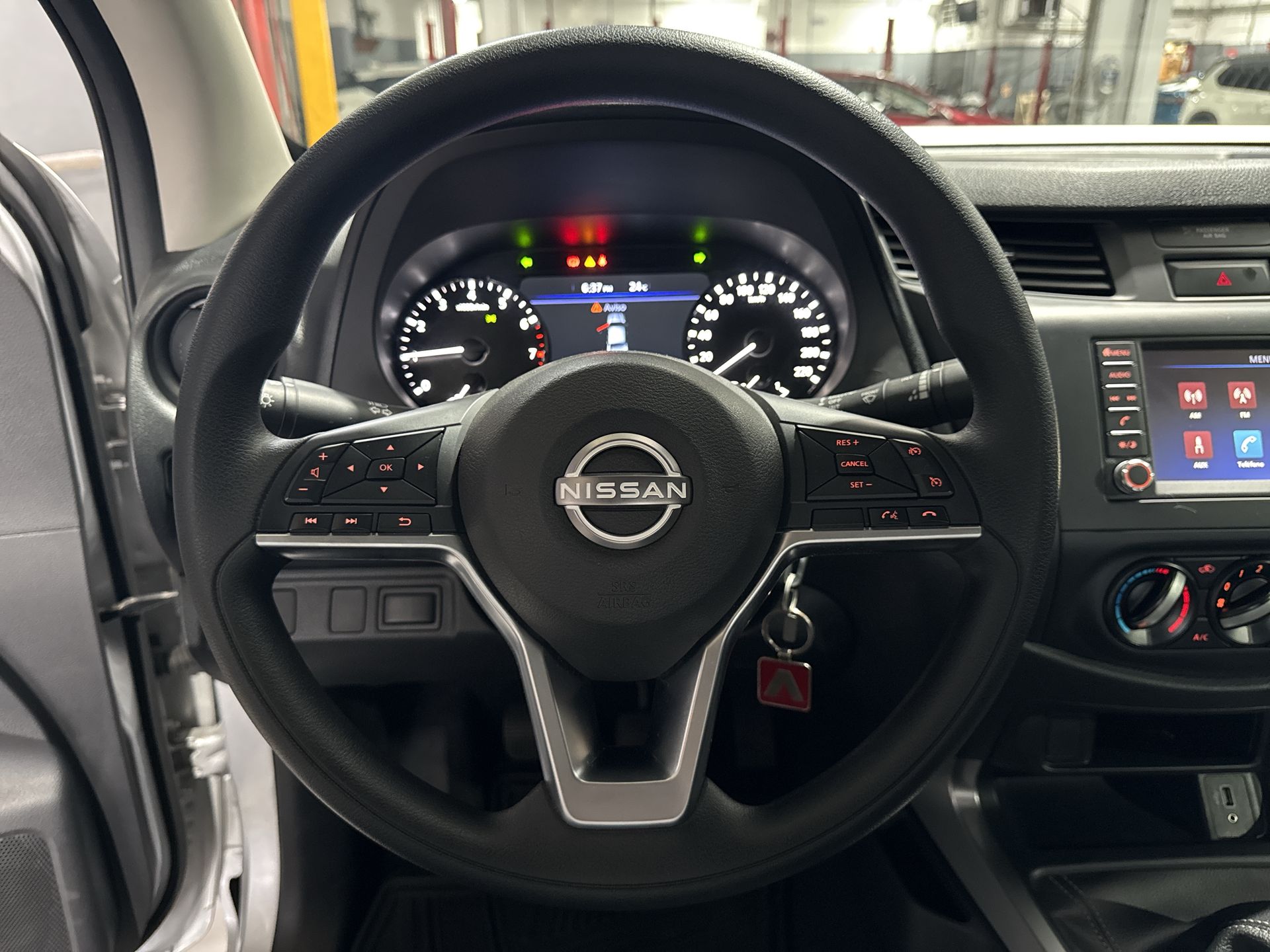 2025 Nissan FRONTIER XE TM 25