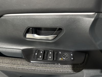 2025 Nissan KICKS PLATINUM CVT