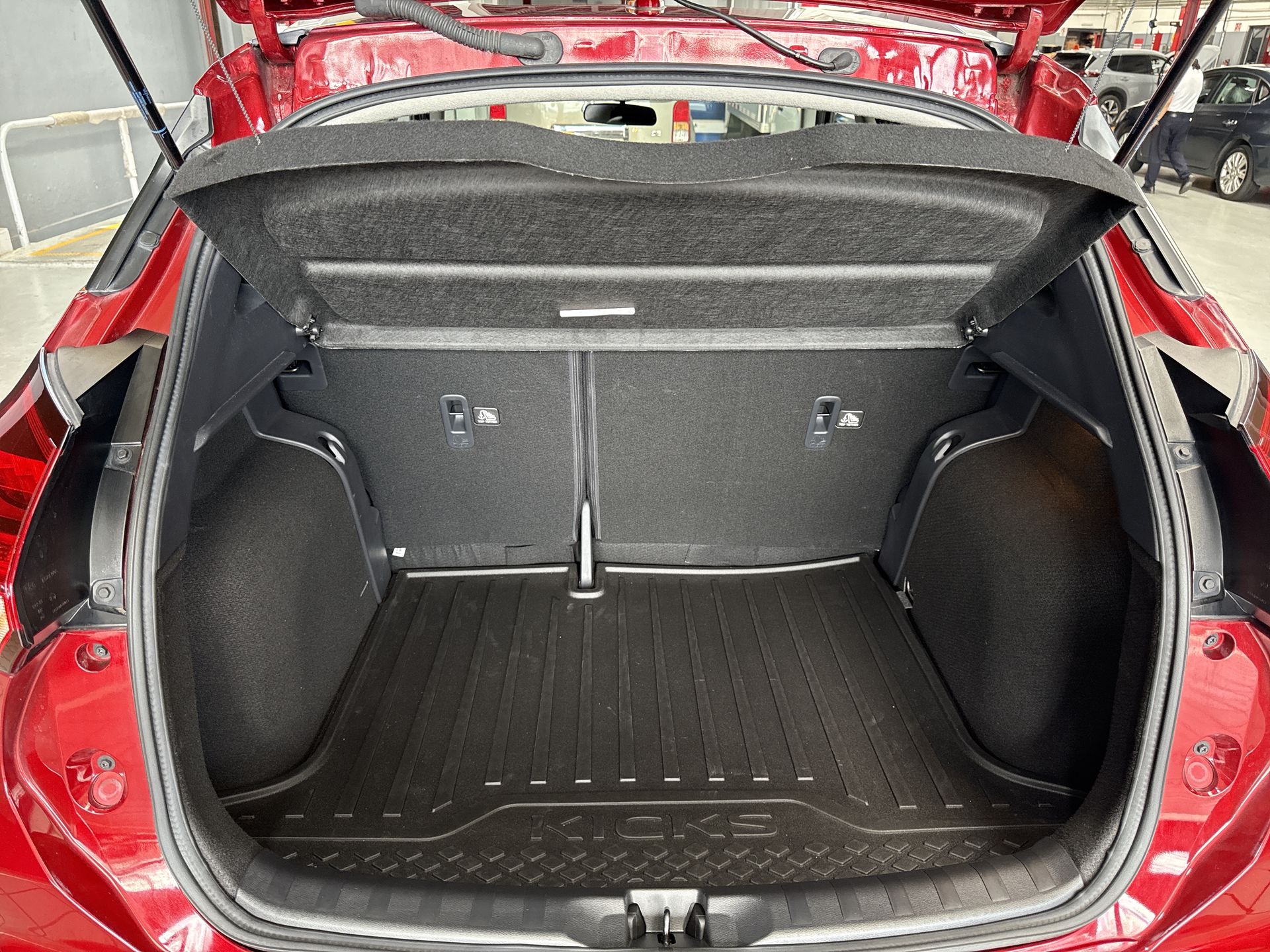 2024 Nissan KICKS PLATINUM 1.6 LTS CVT 24