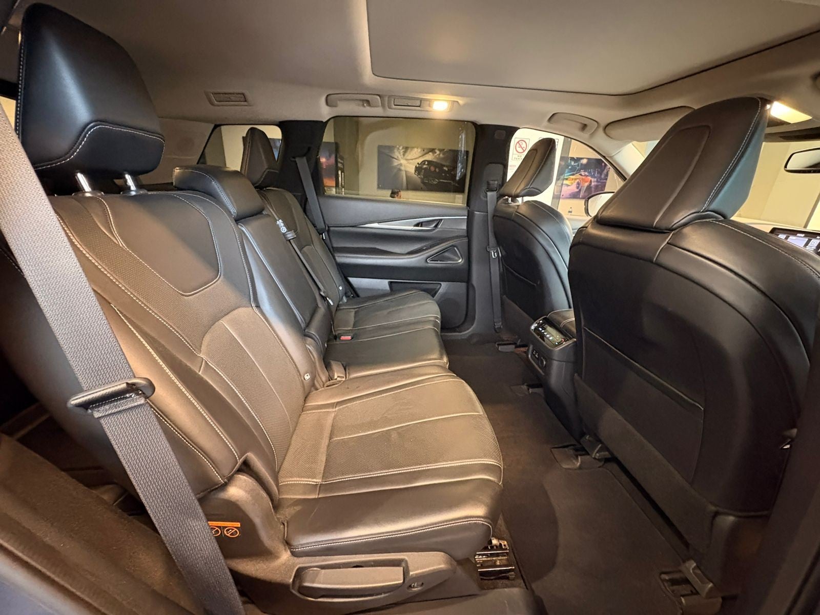 2022 INFINITI QX60 3.5L LUXE AWD 22