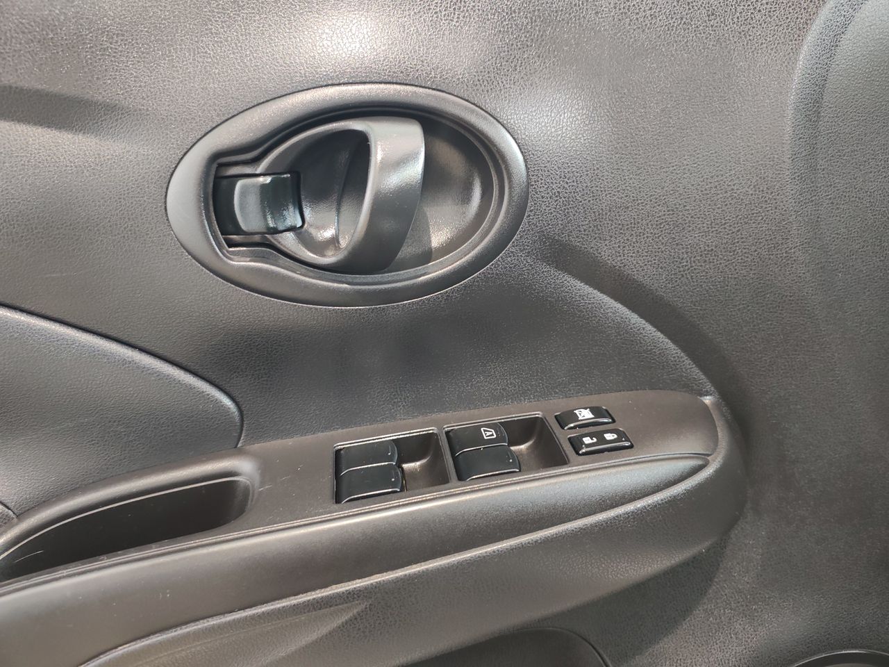 2024 Nissan V-DRIVE V-DRIVE TM A/C AUDIO 24