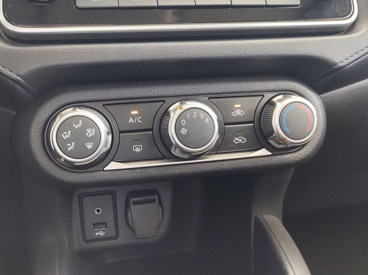 2021 Nissan VERSA SENSE MT 21