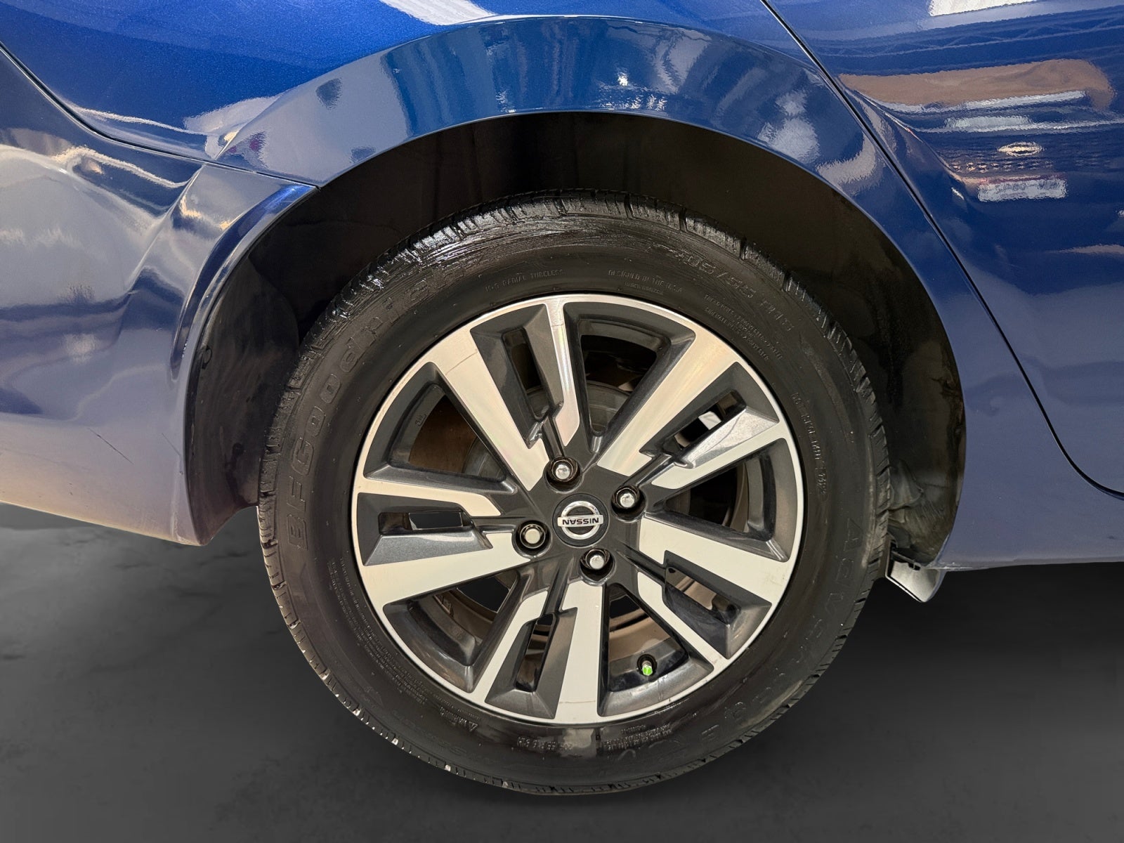 2020 Nissan VERSA ADVANCE MT