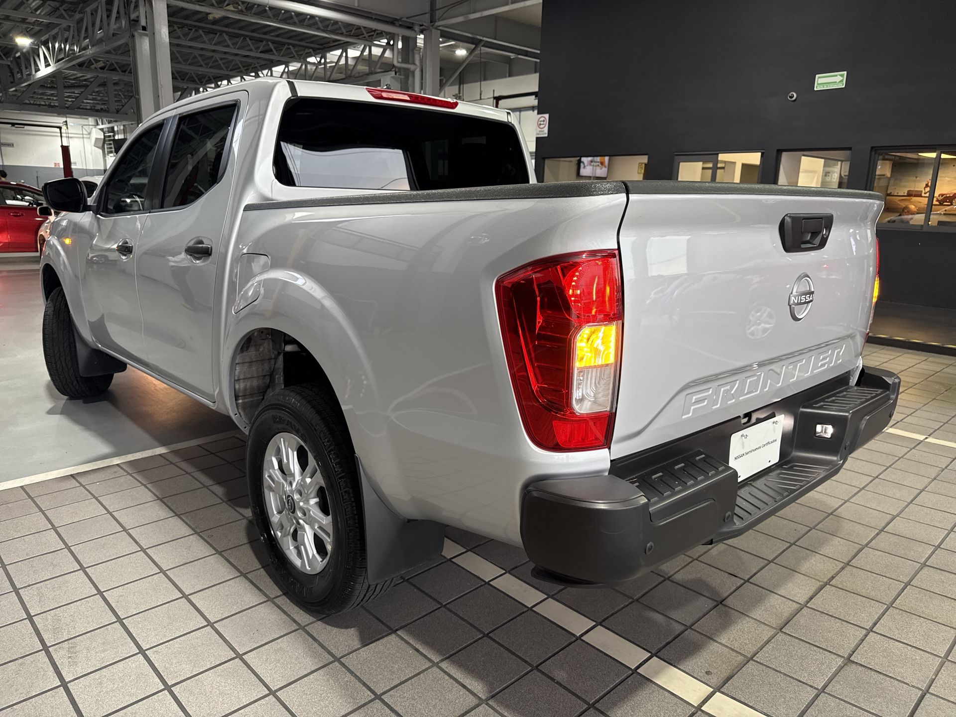 2025 Nissan FRONTIER XE TM 25