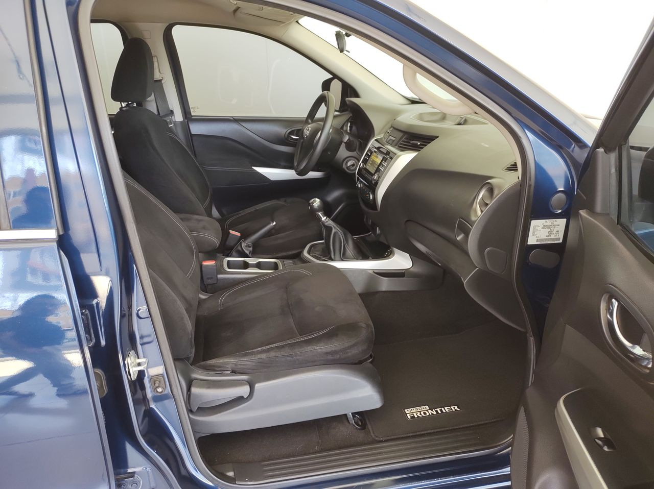 2020 Nissan NP300 FRONTIER LE TM AC