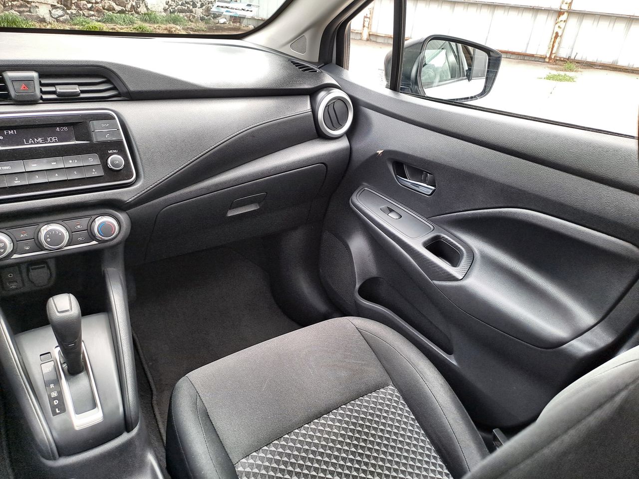 2022 Nissan VERSA SENSE CVT 22