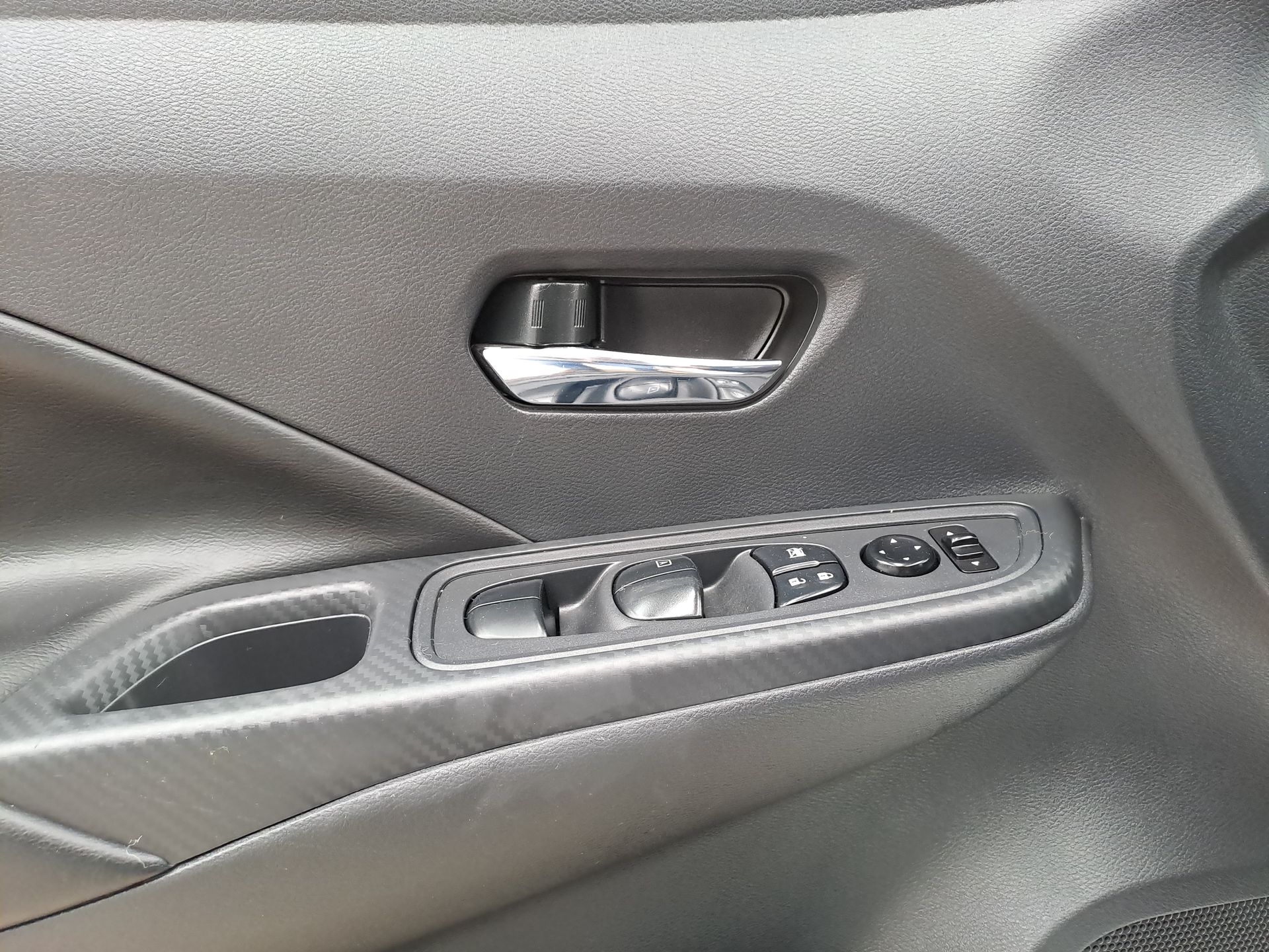 2025 Nissan VERSA SR CVT 25