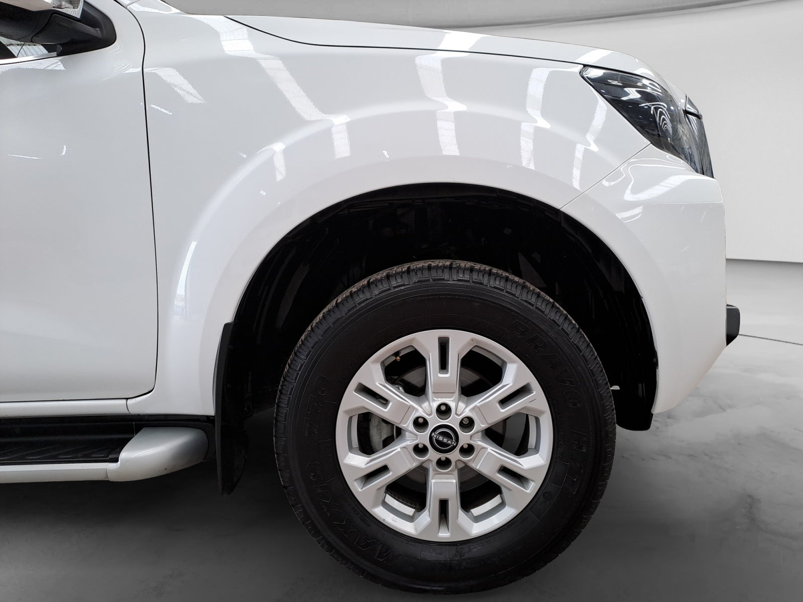 2024 Nissan FRONTIER FRONTIER LE TM 24