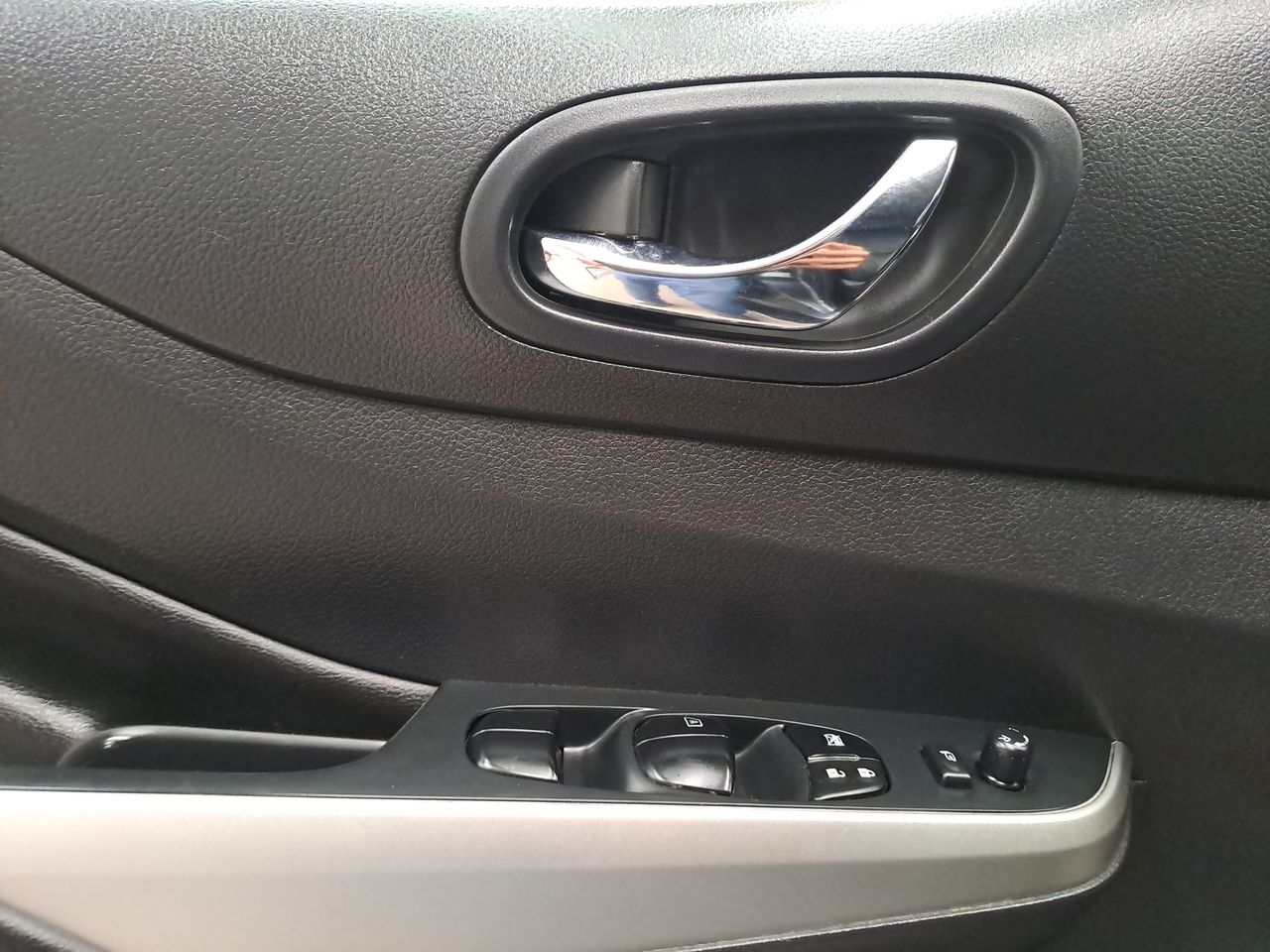 2020 Nissan FRONTIER LE DIESEL 4X4 A/T