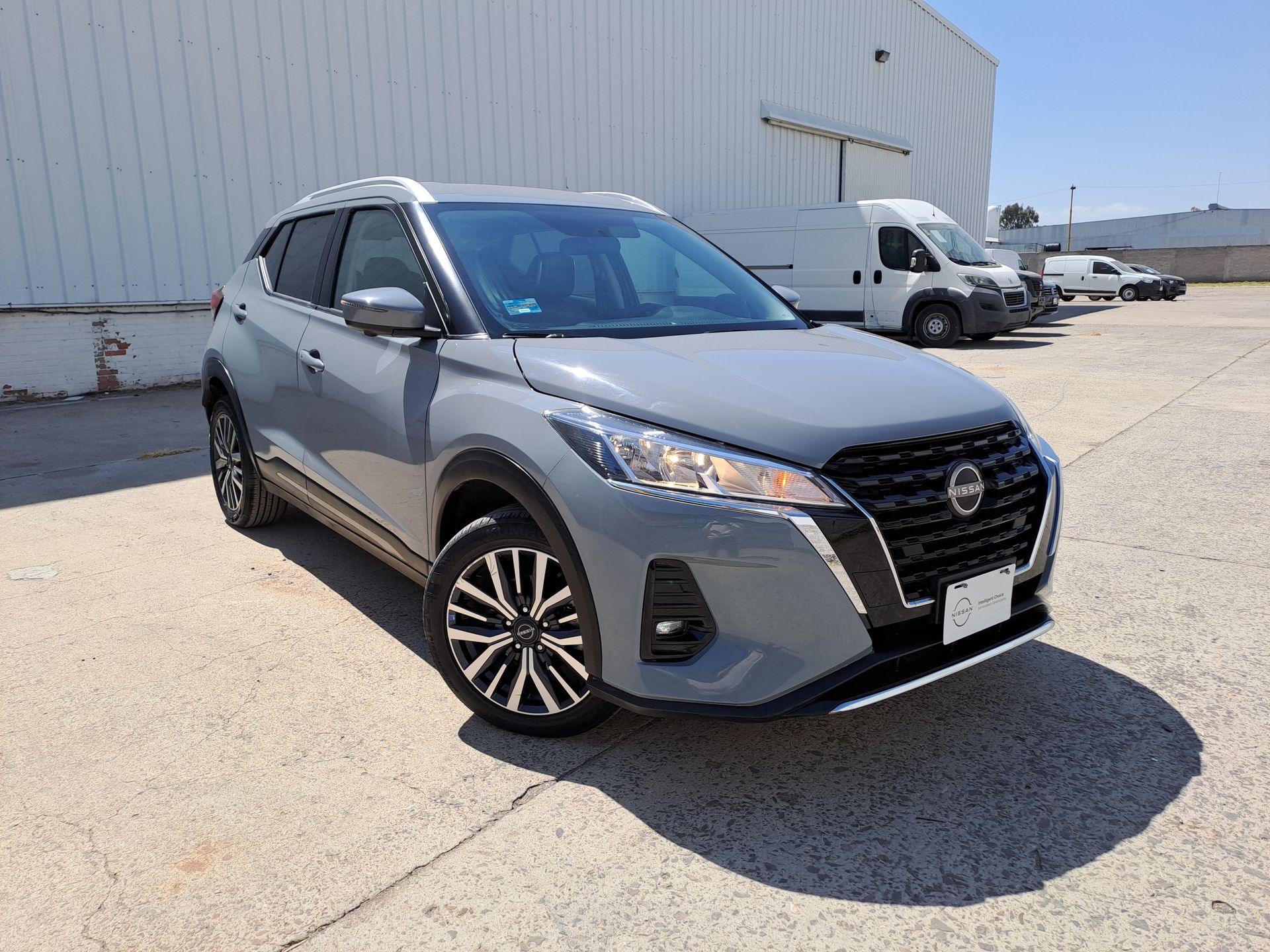 2023 Nissan KICKS EXCLUSIVE BI-TONO 1.6 LTS CVT 23
