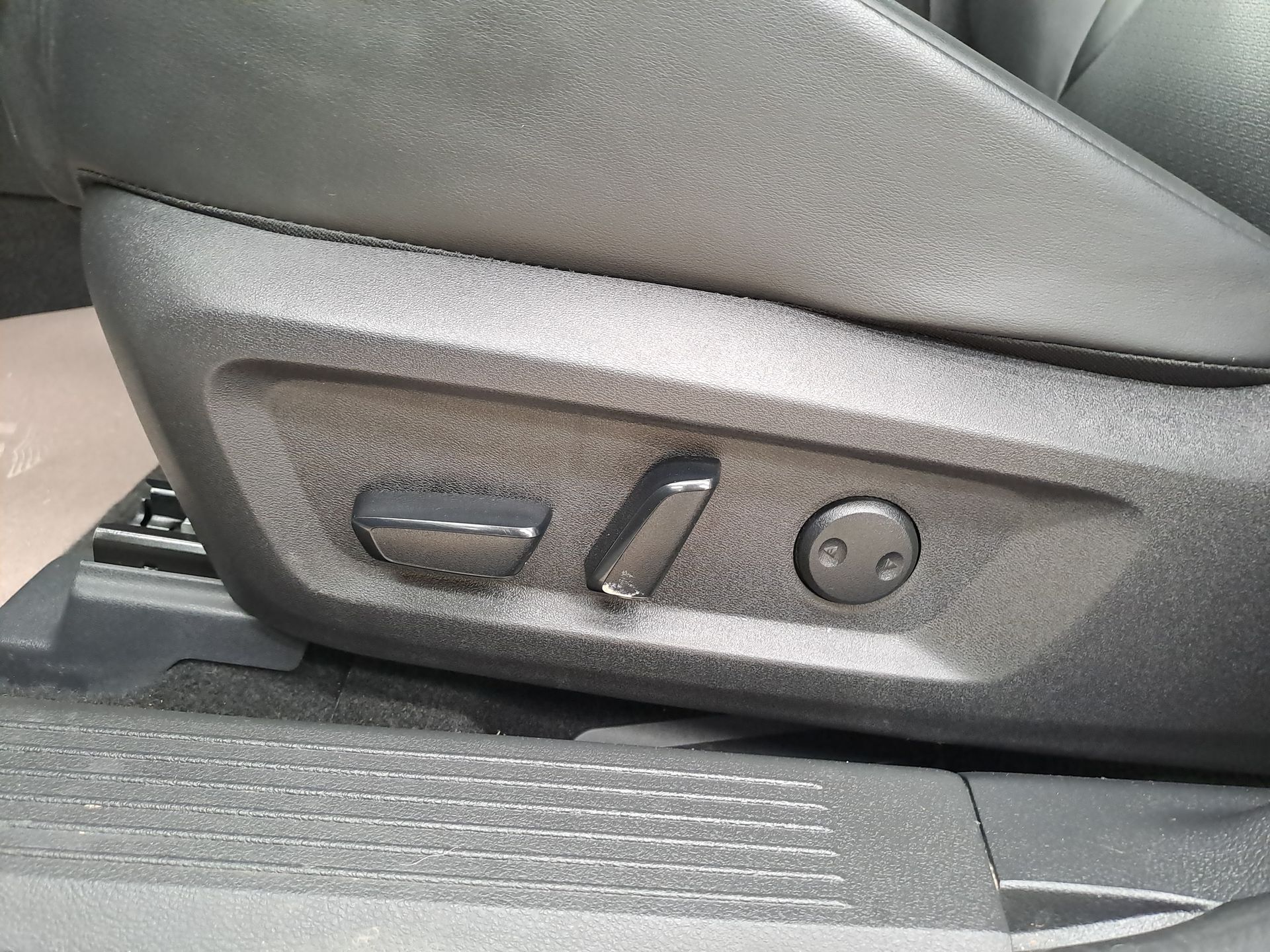 2023 Nissan X-TRAIL PLATINUM E-POWER 2 ROW 23