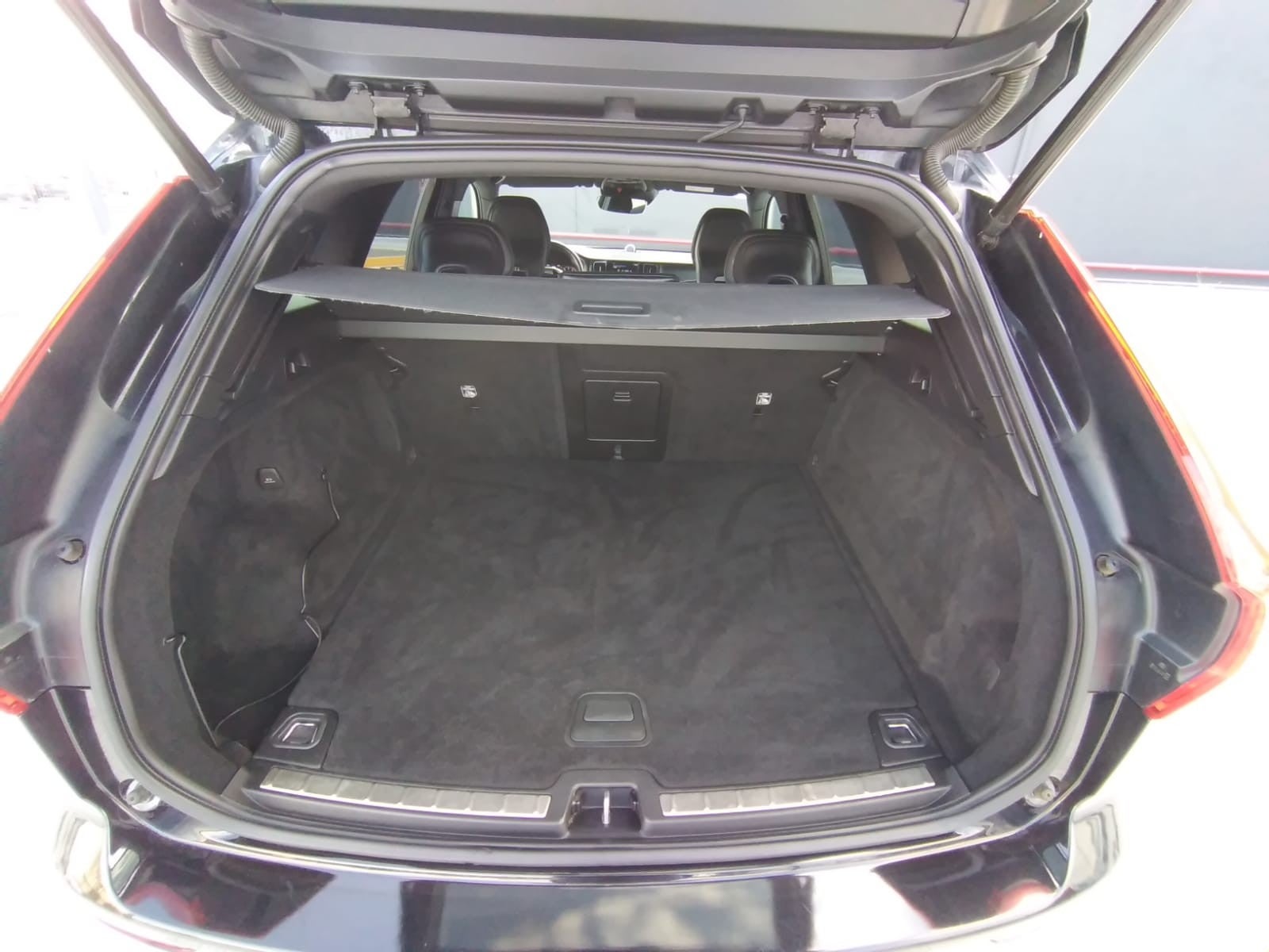 2019 Volvo XC60 INSCRIPTION T6 AWD