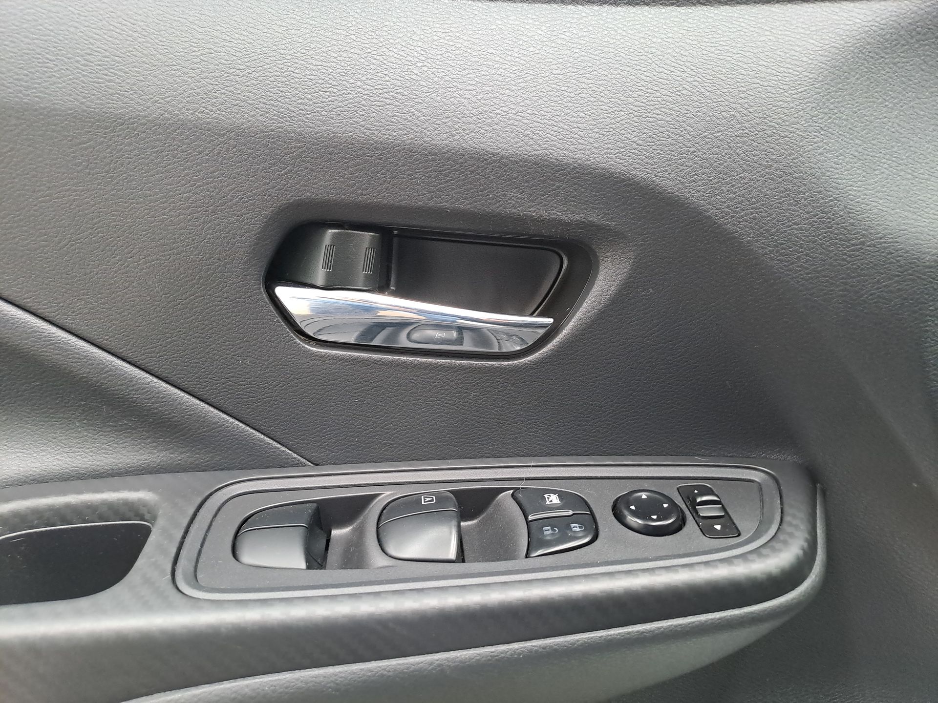 2022 Nissan VERSA SENSE MT 22