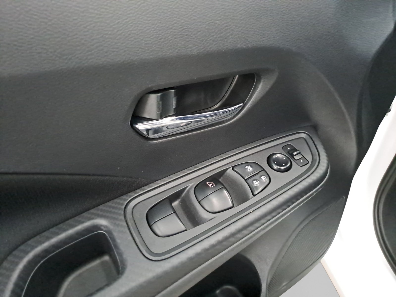 2022 Nissan VERSA ADVANCE CVT 22