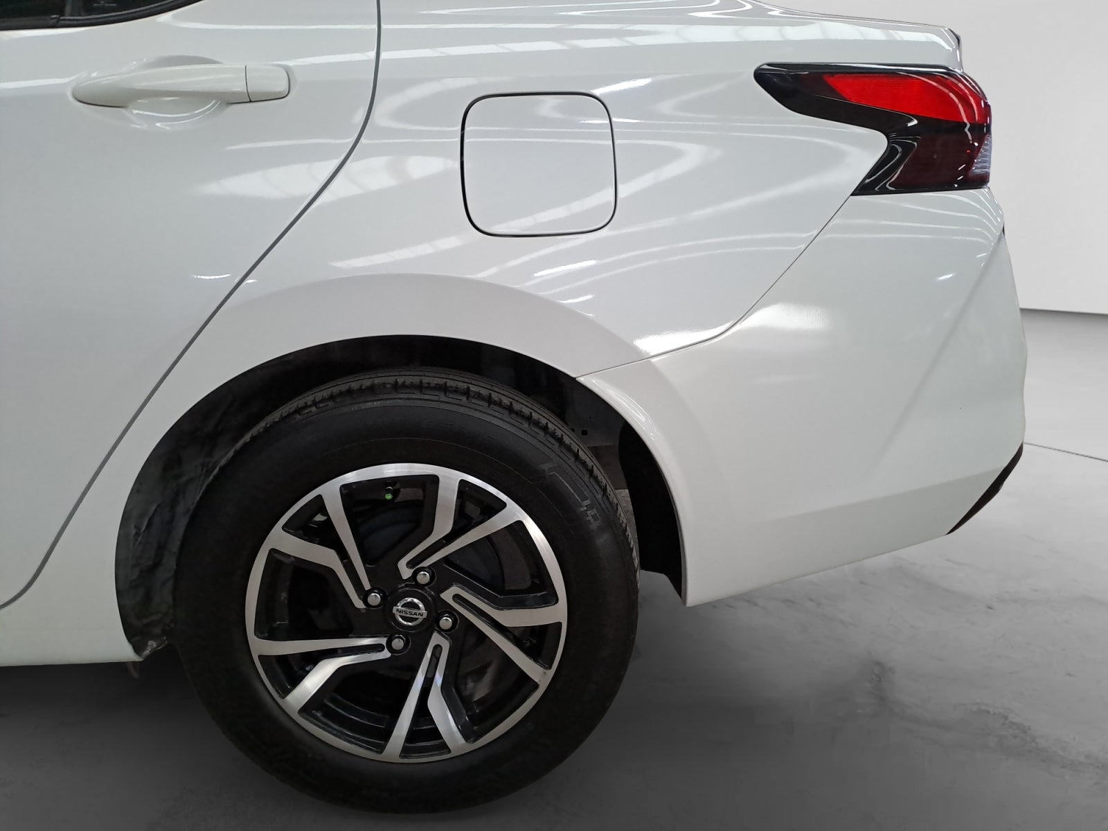 2022 Nissan VERSA ADVANCE CVT 22