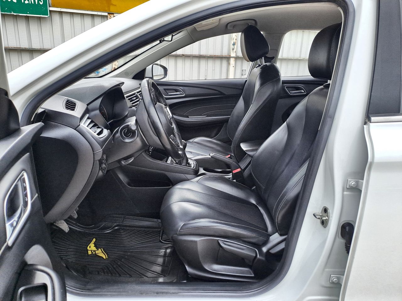 2023 MG MG5 1.5L COM EXCITE MT