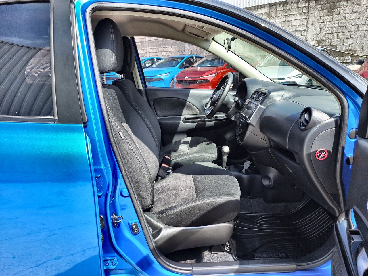 2023 Nissan MARCH EXCLUSIVE TA BI-TONO 23