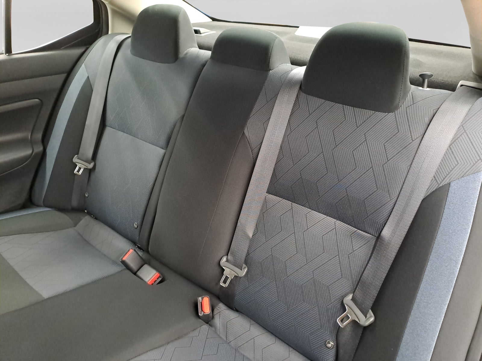 2025 Nissan VERSA ADVANCE CVT 25