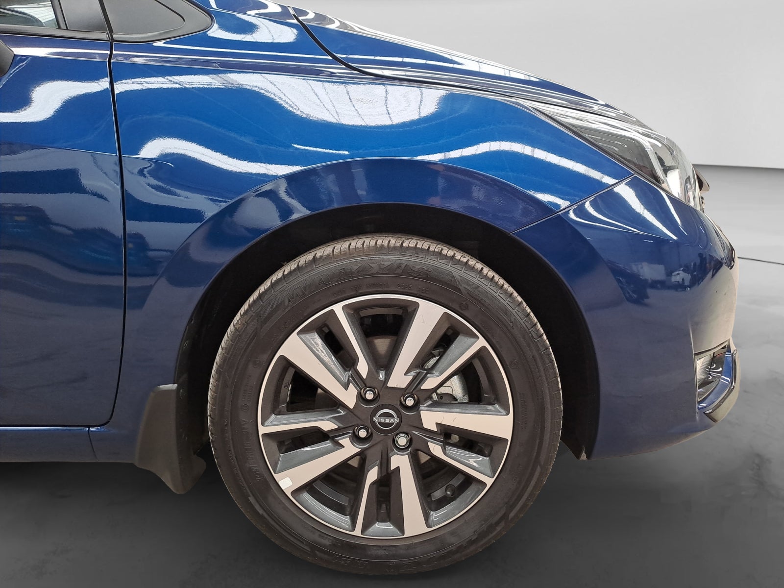 2025 Nissan VERSA ADVANCE CVT 25