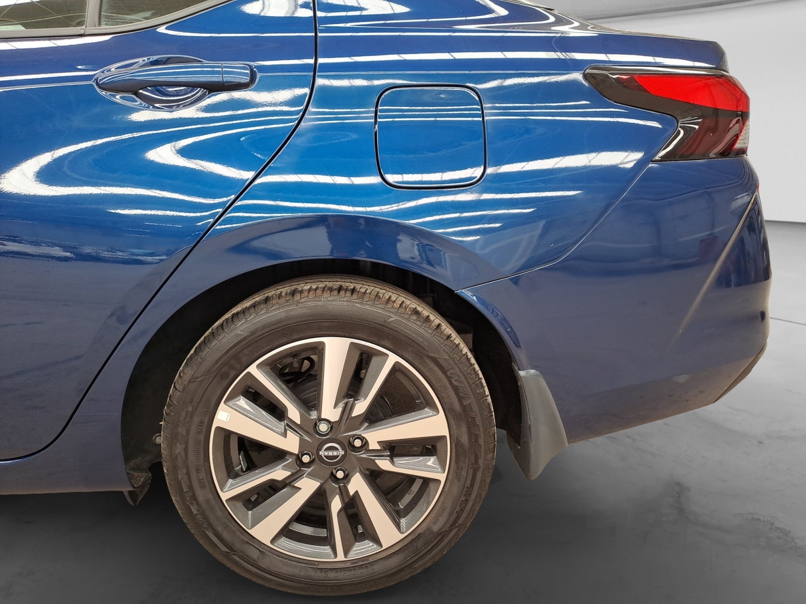 2025 Nissan VERSA ADVANCE CVT 25