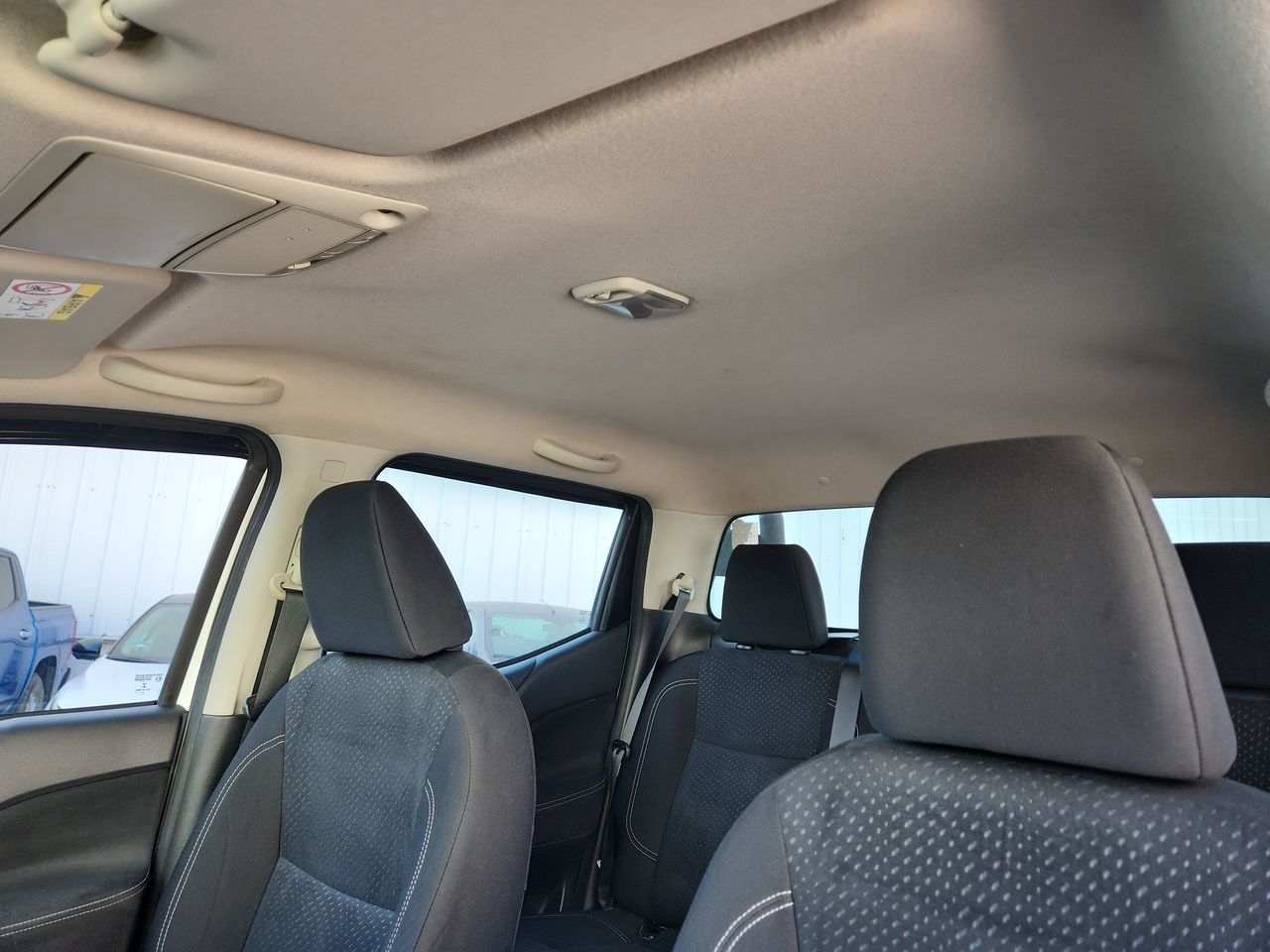 2020 Nissan FRONTIER DOBLE CABINA SE TM AC PAQ SEG 6VEL