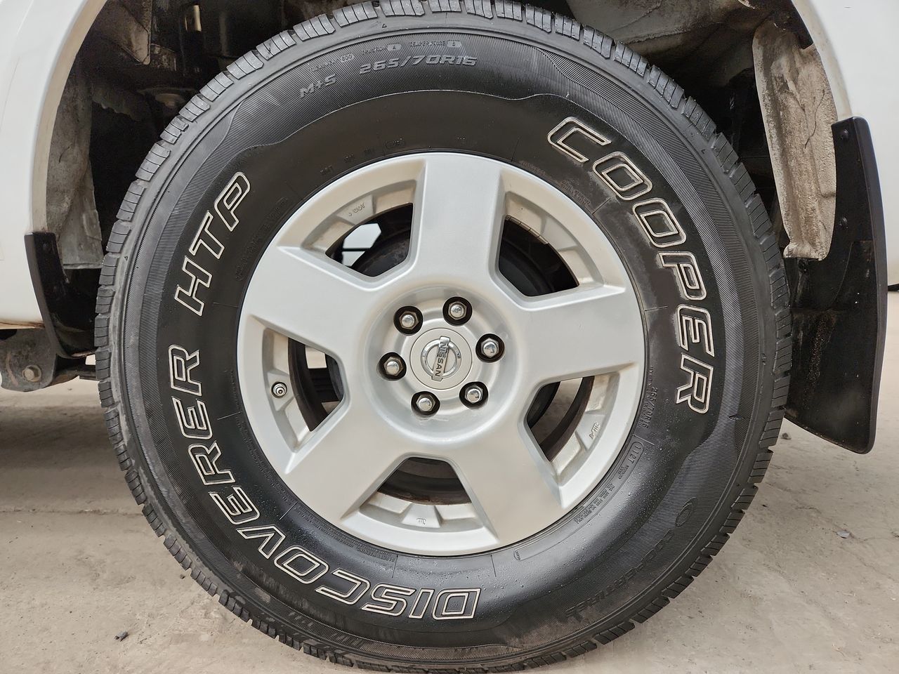 2020 Nissan FRONTIER DOBLE CABINA SE TM AC PAQ SEG 6VEL