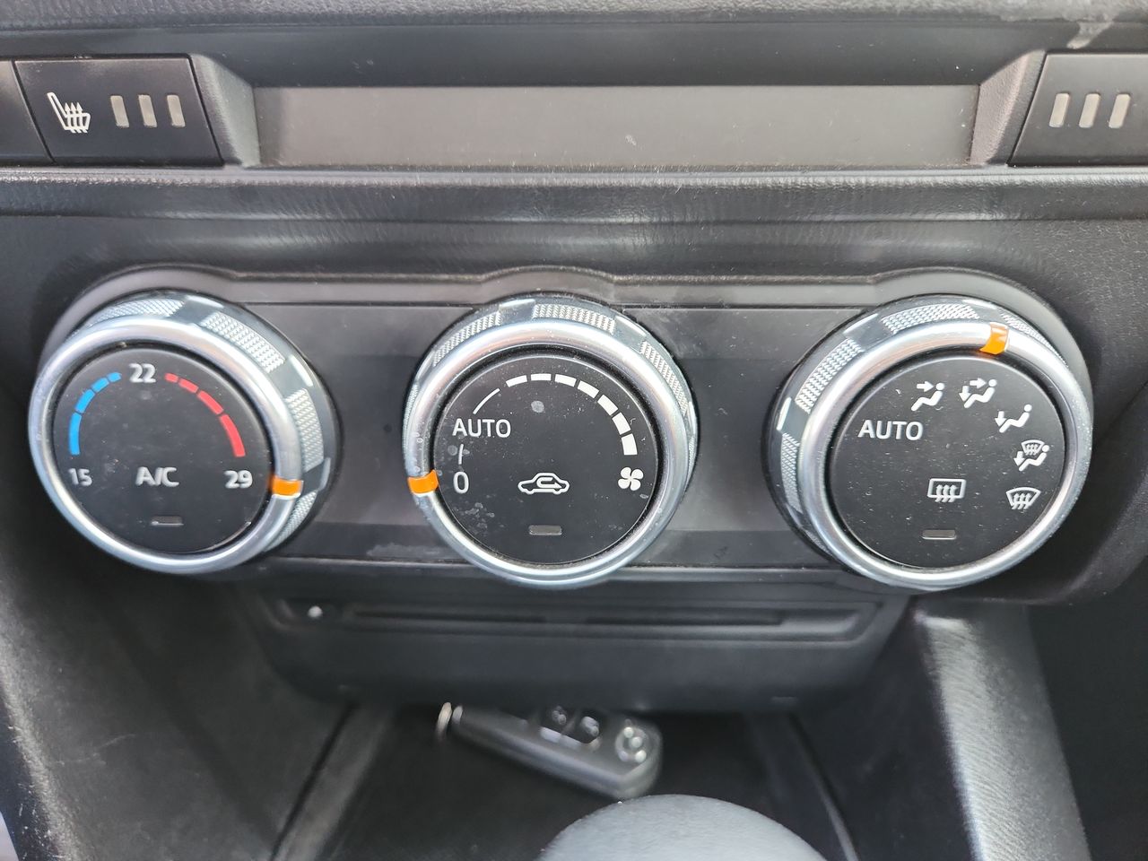 2015 Mazda MAZDA3 HATCHBACK S GT TA