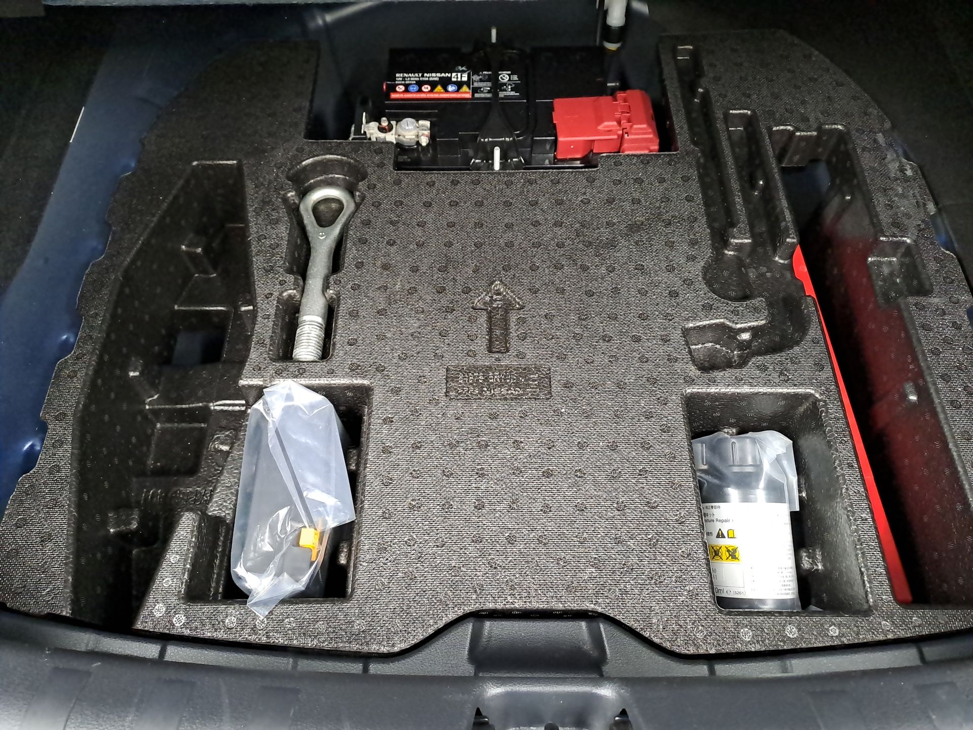 2025 Nissan KICKS E-POWER PLATINUM E-POWER 25