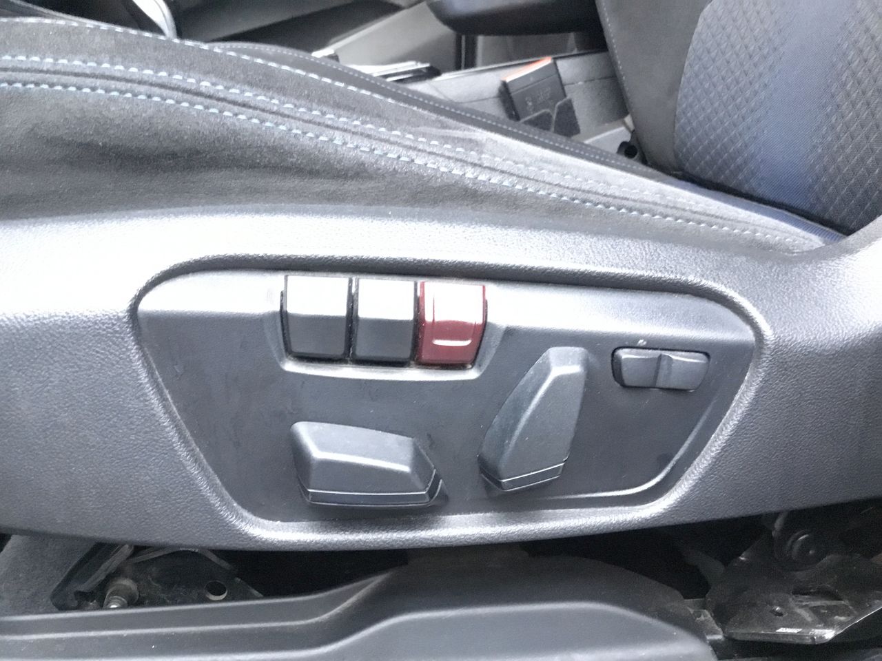 2023 BMW X2 SDRIVE28I