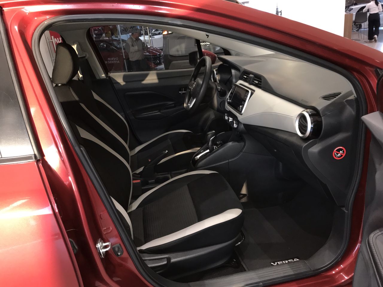 2020 Nissan VERSA ADVANCE CVT