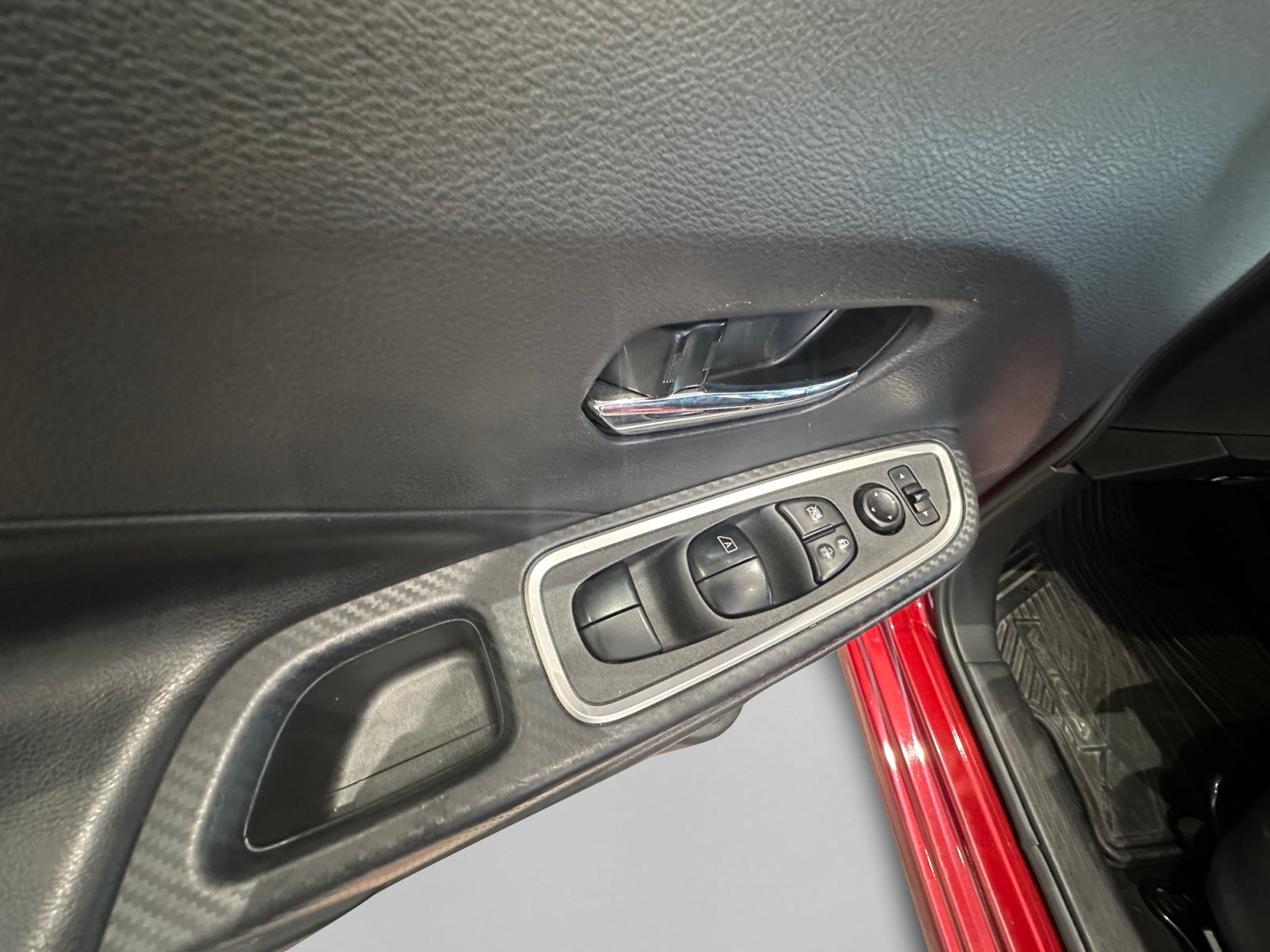 2023 Nissan VERSA SR CVT 23