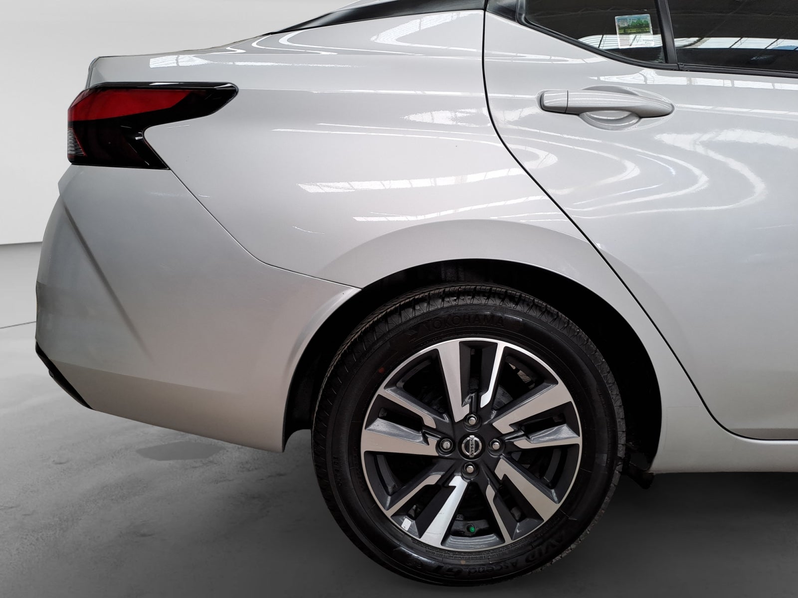 2021 Nissan VERSA ADVANCE MT 21