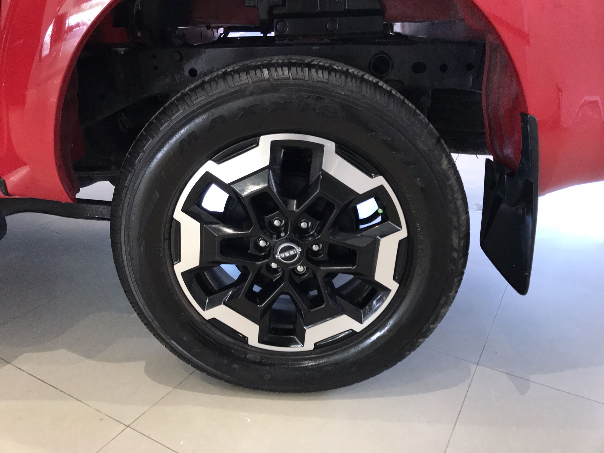 2023 Nissan FRONTIER PLATINUM LE TA 23