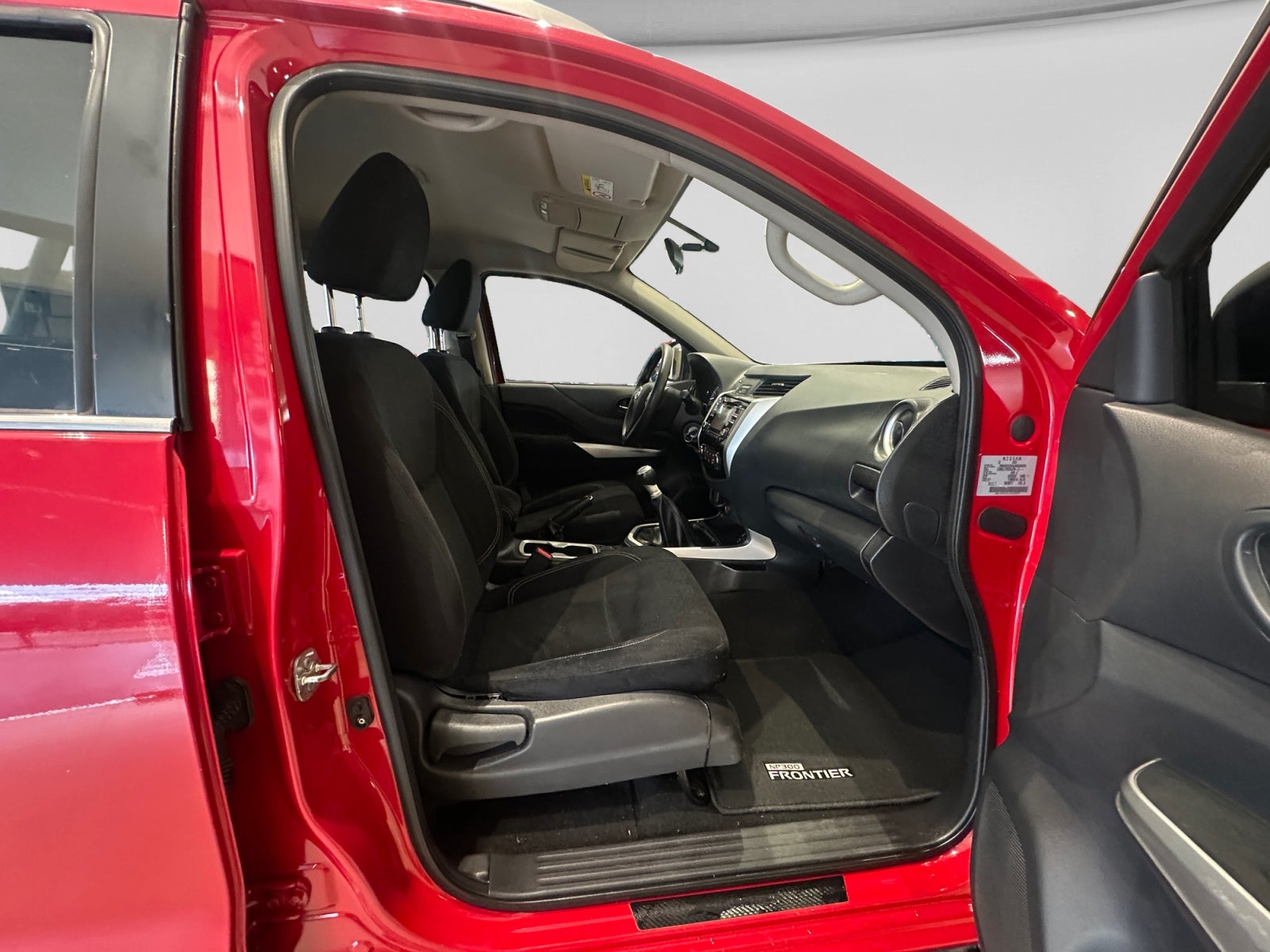 2018 Nissan FRONTIER NP300 FRONTIER LE