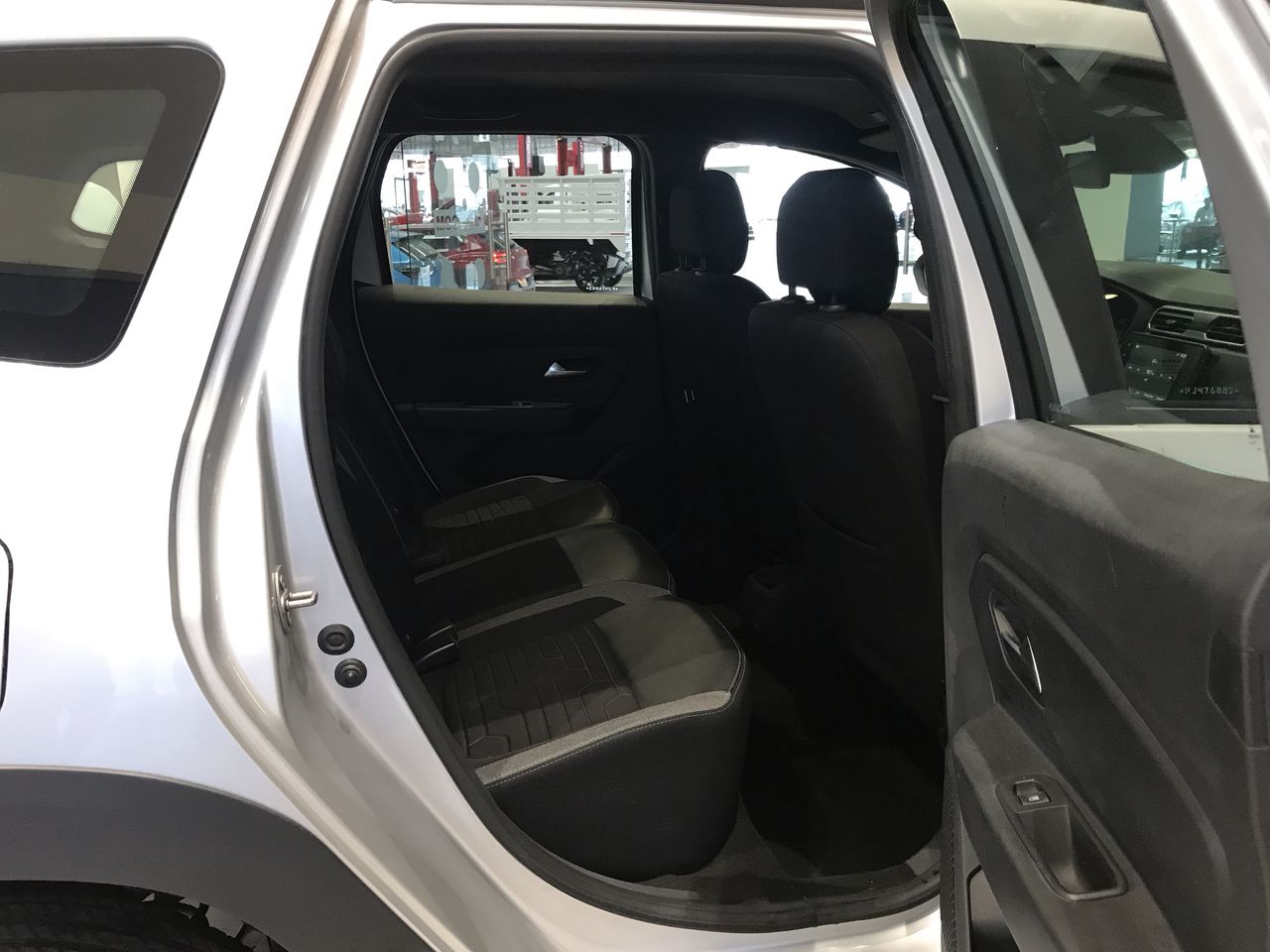 2023 RENAULT DUSTER ICONIC CVT