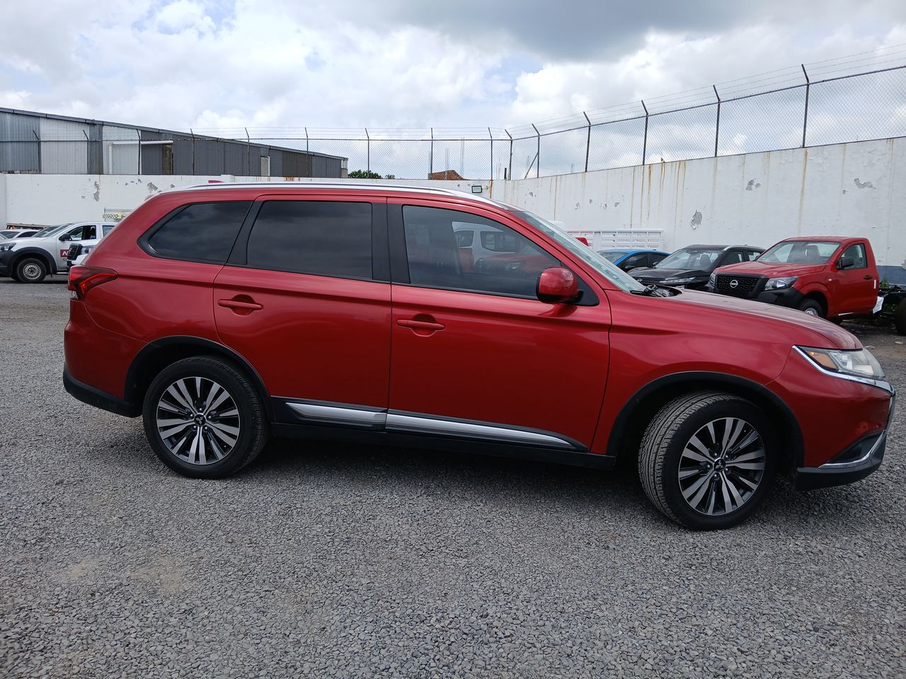 2019 Mitsubishi OUTLANDER ES