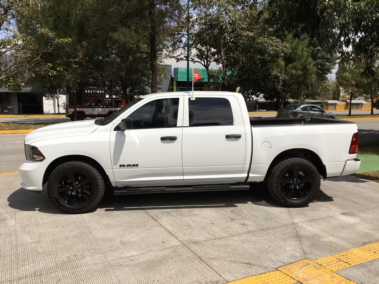 2023 RAM RAM 1500 HEMI SPORT CREW CAB 4X4 V8 8AT