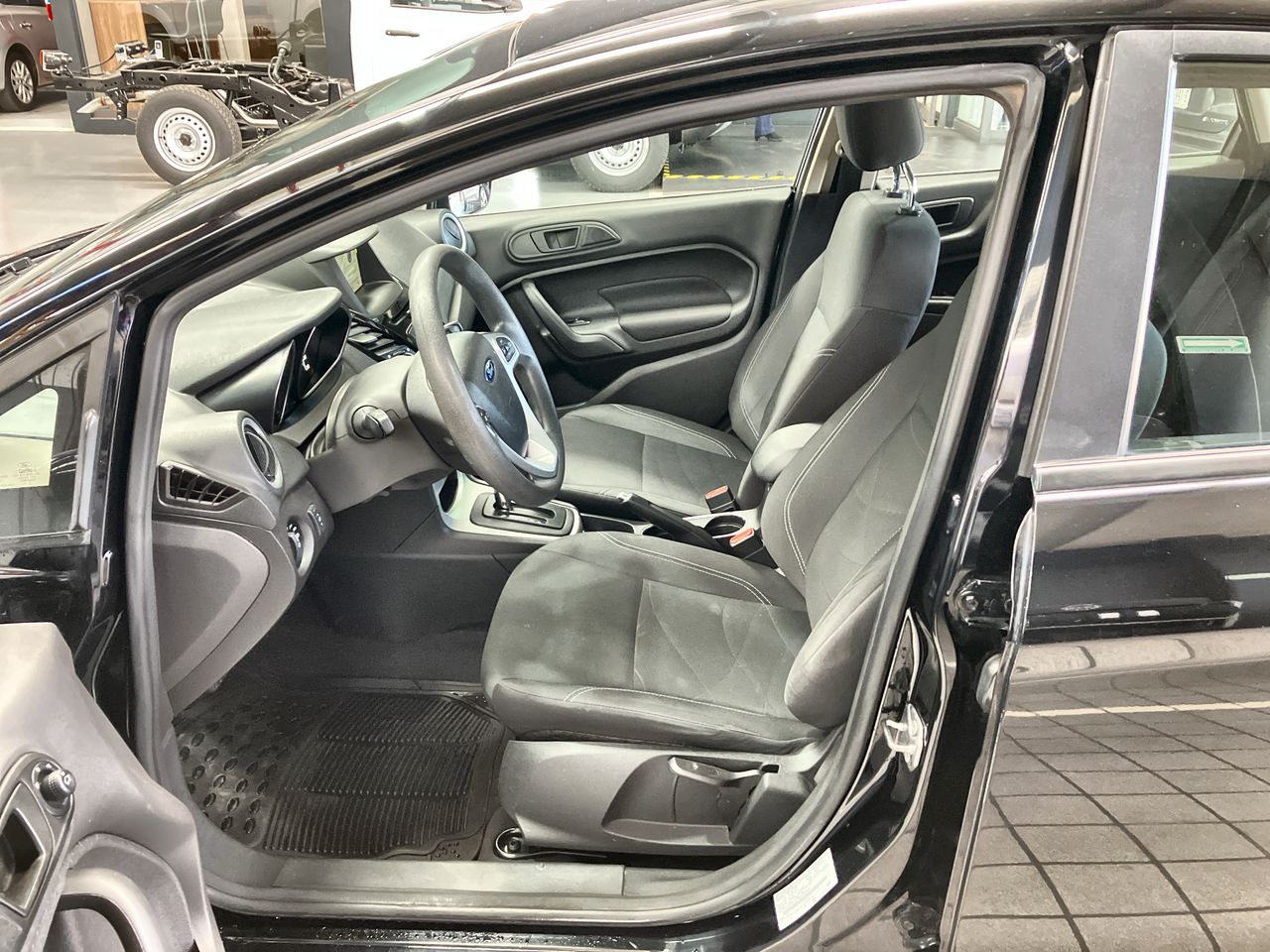 2017 Ford FIESTA SE AT 4 PTAS