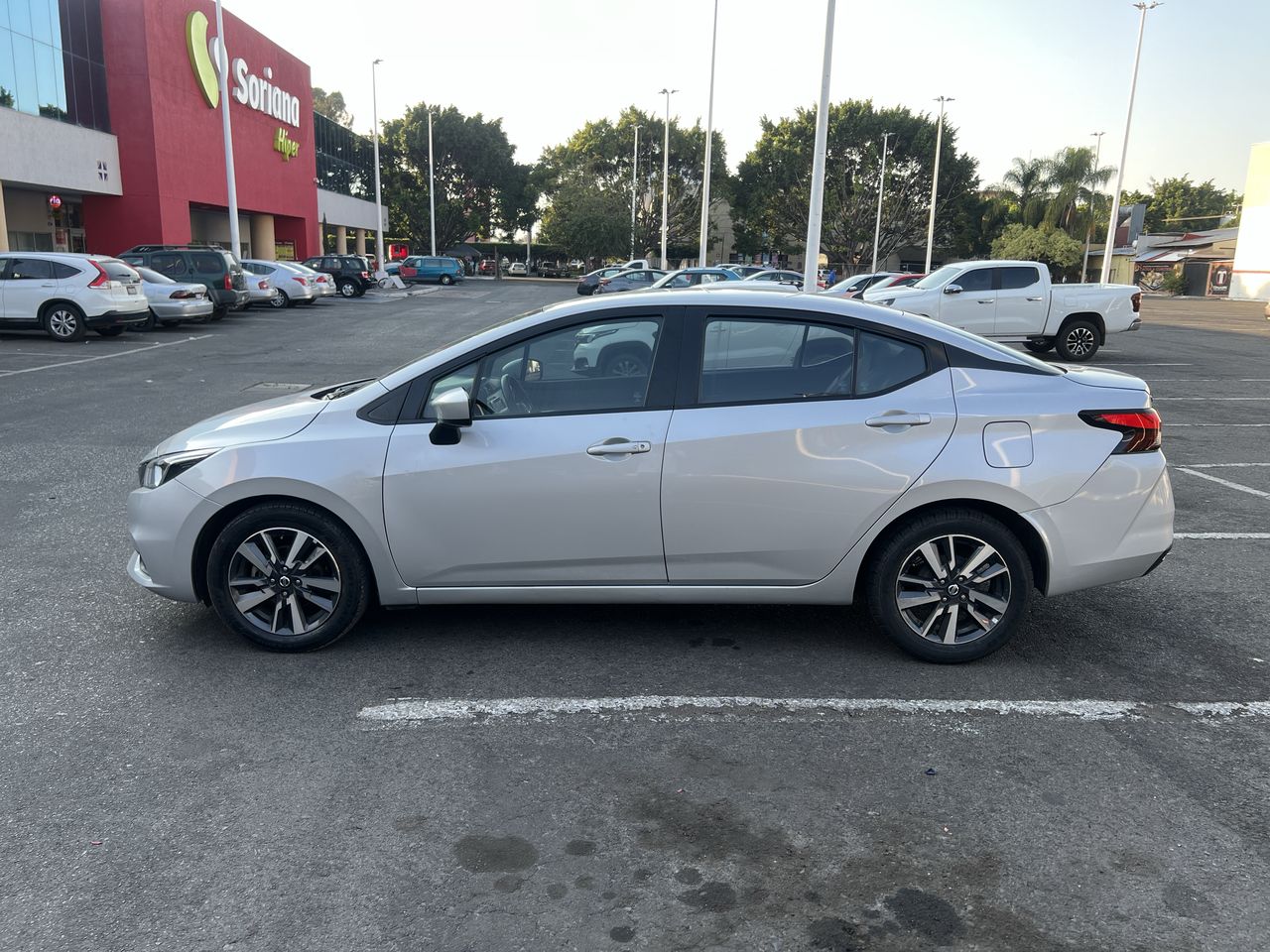 2022 Nissan VERSA ADVANCE MT