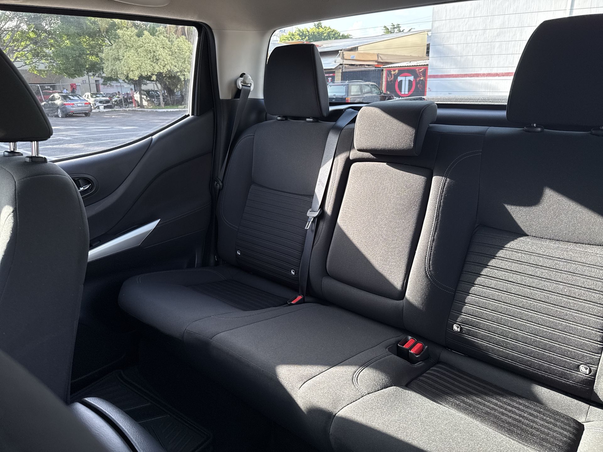 2023 Nissan FRONTIER FRONTIER LE TA