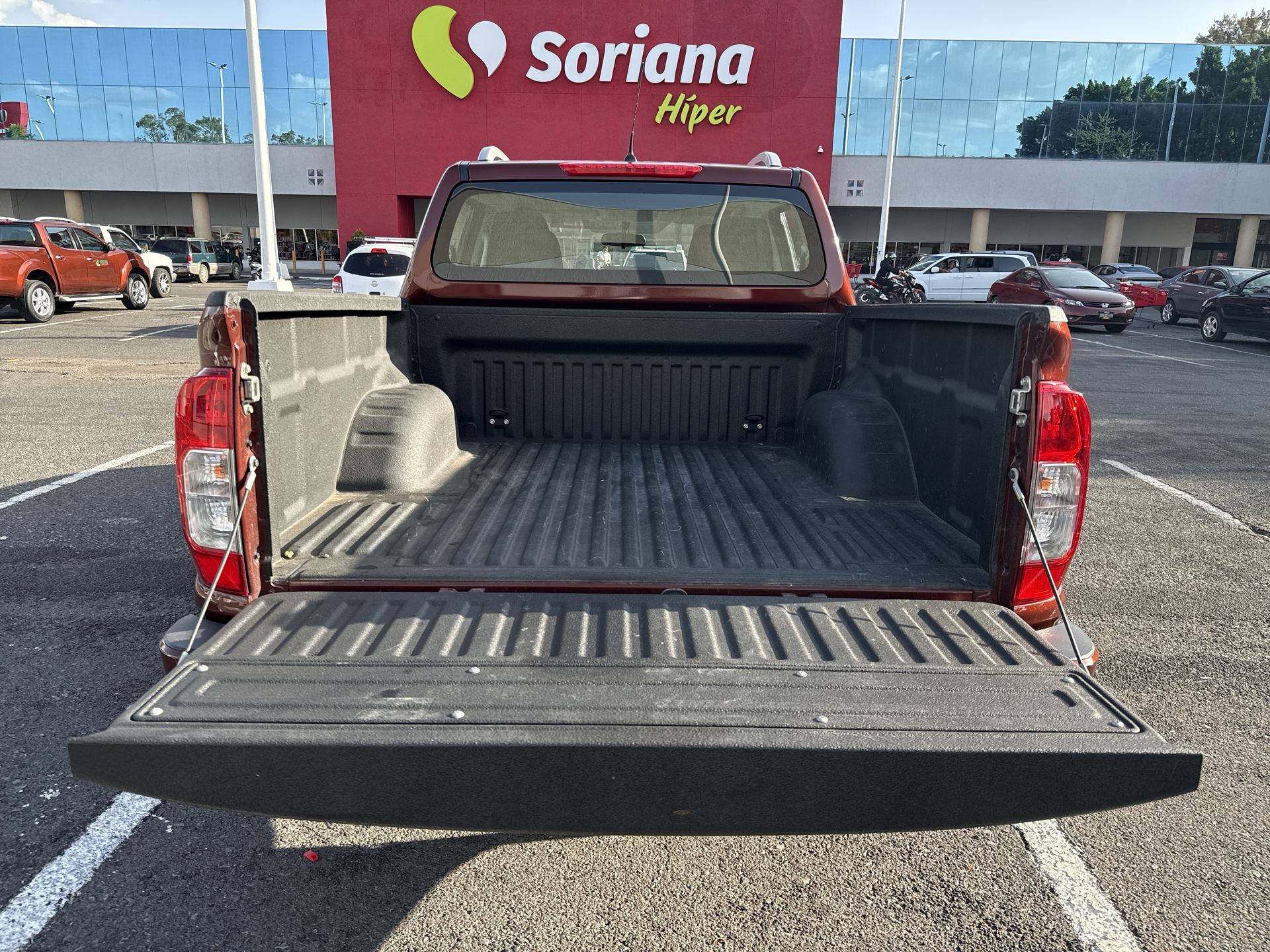 2023 Nissan FRONTIER FRONTIER LE TA