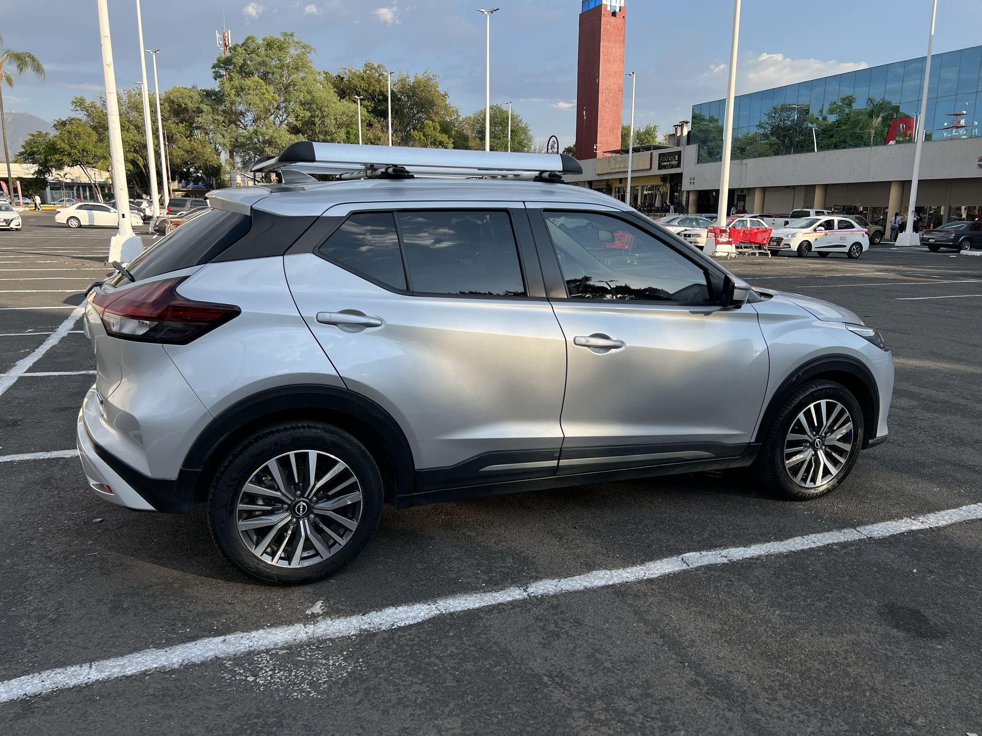 2022 Nissan KICKS PLATINUM 1.6 LTS CVT 22