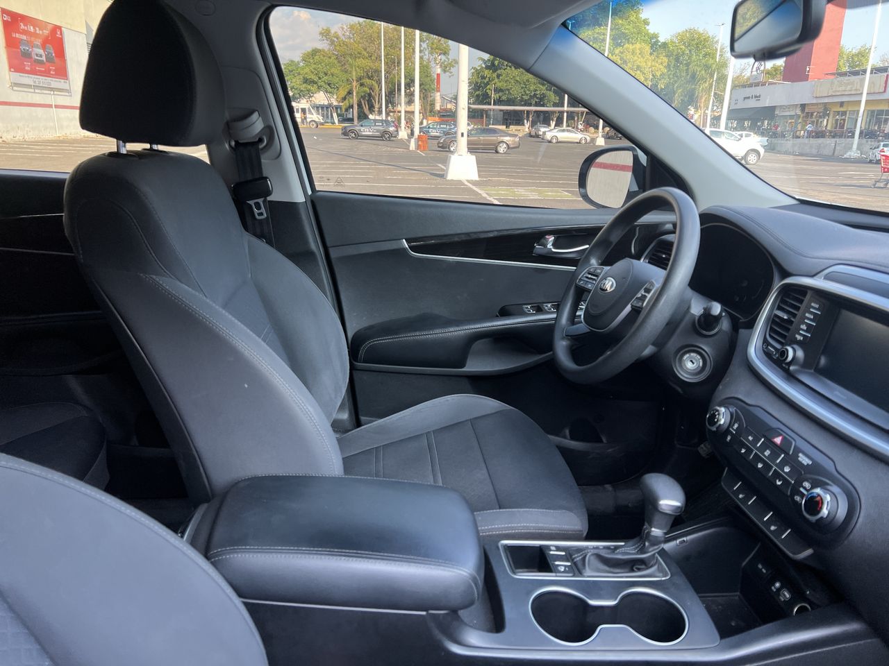2019 Kia SORENTO 2.4L LX T/A - 7P
