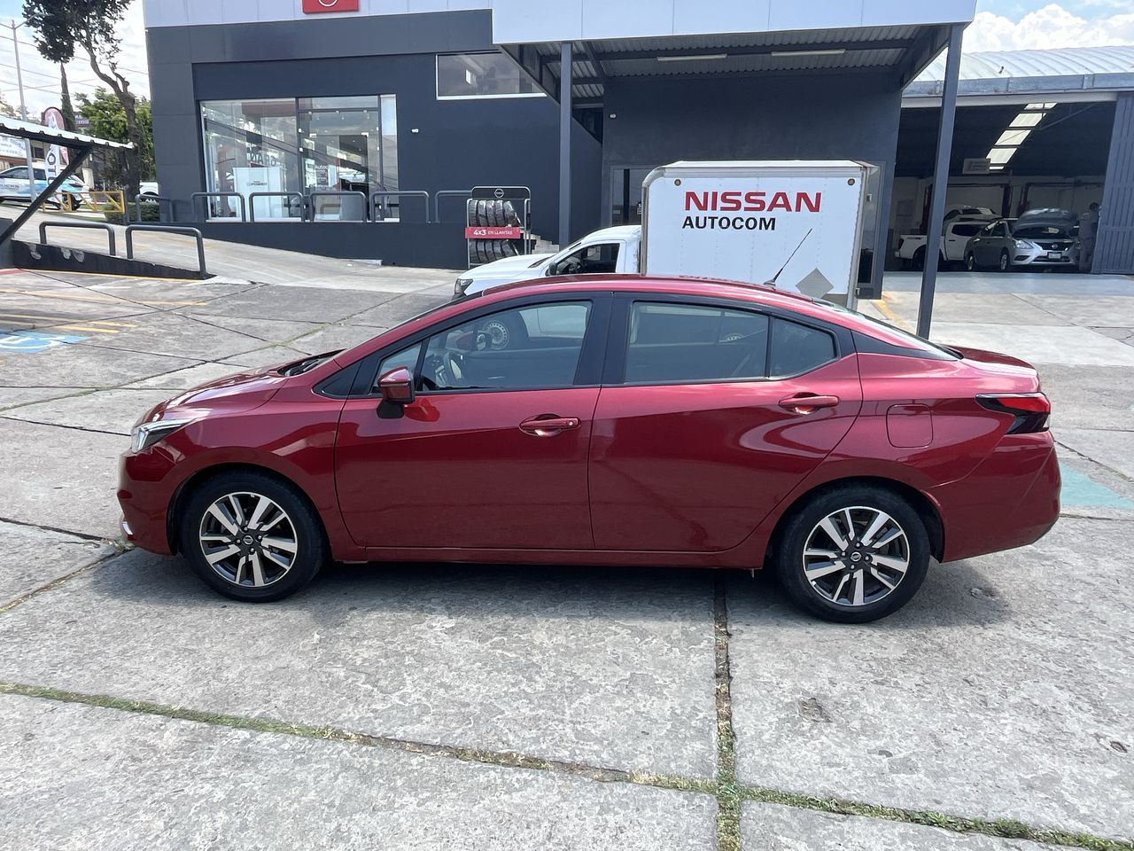 2020 Nissan VERSA ADVANCE MT